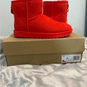 UGG Classic Mini II Boots Bright Red Size 8 NIB